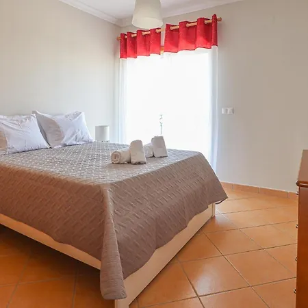 Algarve - Piscina - By Bedzy Apartment